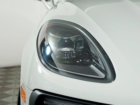 New 2026 Porsche Macan GTS image 11