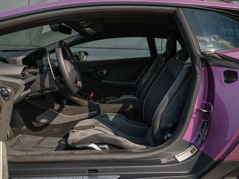 Used 2024 Lamborghini Huracan Sterrato image 2