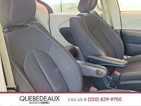 Used 2021 Chrysler Voyager LX FWD image 27