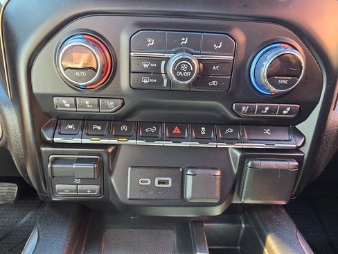 Used 2019 Chevrolet Silverado 1500 High Country image 15