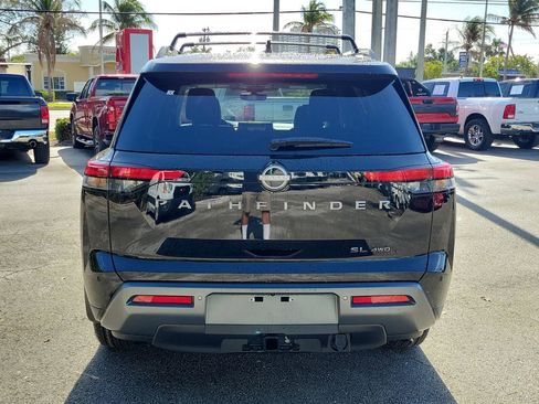 New 2026 Nissan Pathfinder SL image 6