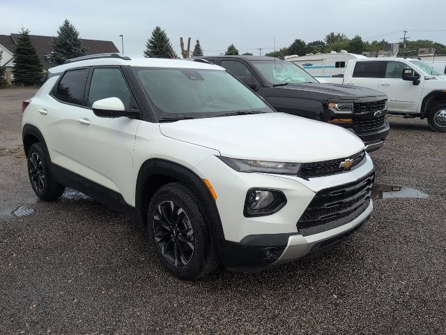 Used 2022 Chevrolet TrailBlazer LT FWD image 3