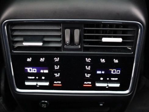 Used 2023 Porsche Cayenne Turbo image 35