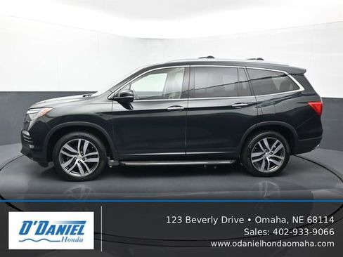 Used 2017 Honda Pilot Elite image 2