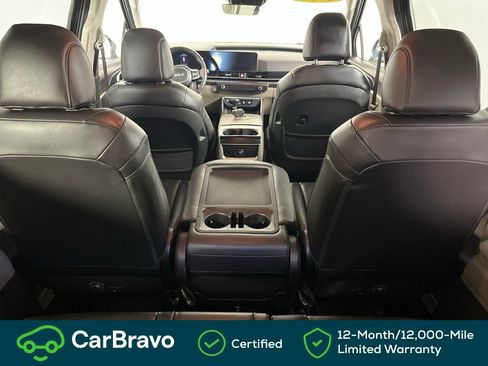 Used 2025 Kia Carnival FWD image 13
