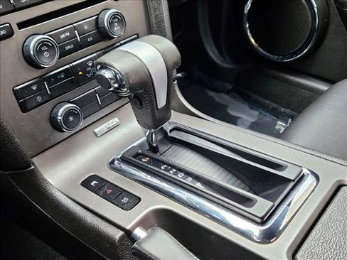 Used 2010 Ford Mustang GT Premium image 12