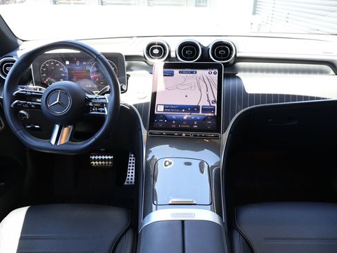 Used 2024 Mercedes-Benz GLC 300 4MATIC image 22
