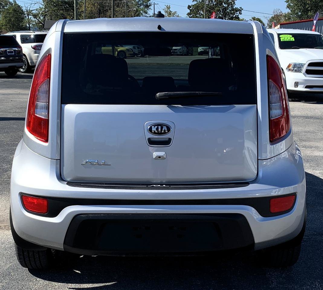 Used 2013 Kia Soul + w/ Audio Pkg FWD image 4