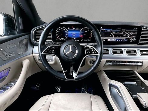 Certified 2025 Mercedes-Benz GLS 450 4MATIC image 7