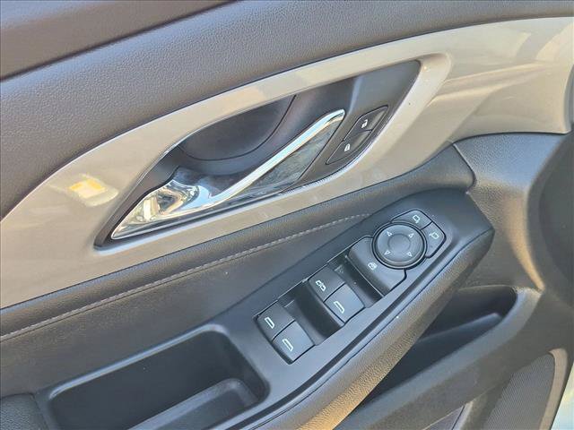 Used 2023 Chevrolet Traverse LT FWD image 12