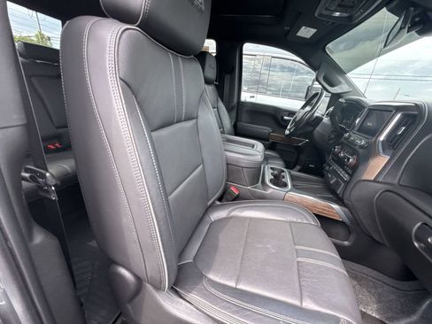 Used 2021 Chevrolet Silverado 1500 High Country image 31