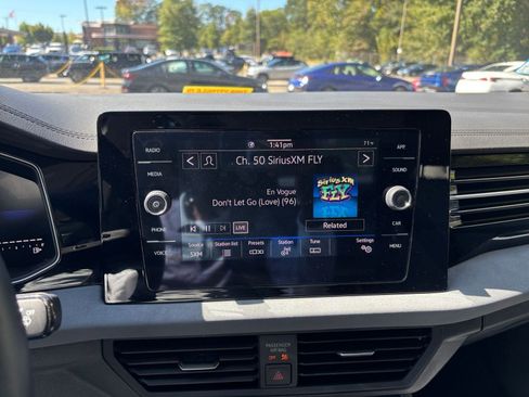 Used 2025 Volkswagen Jetta SE image 21