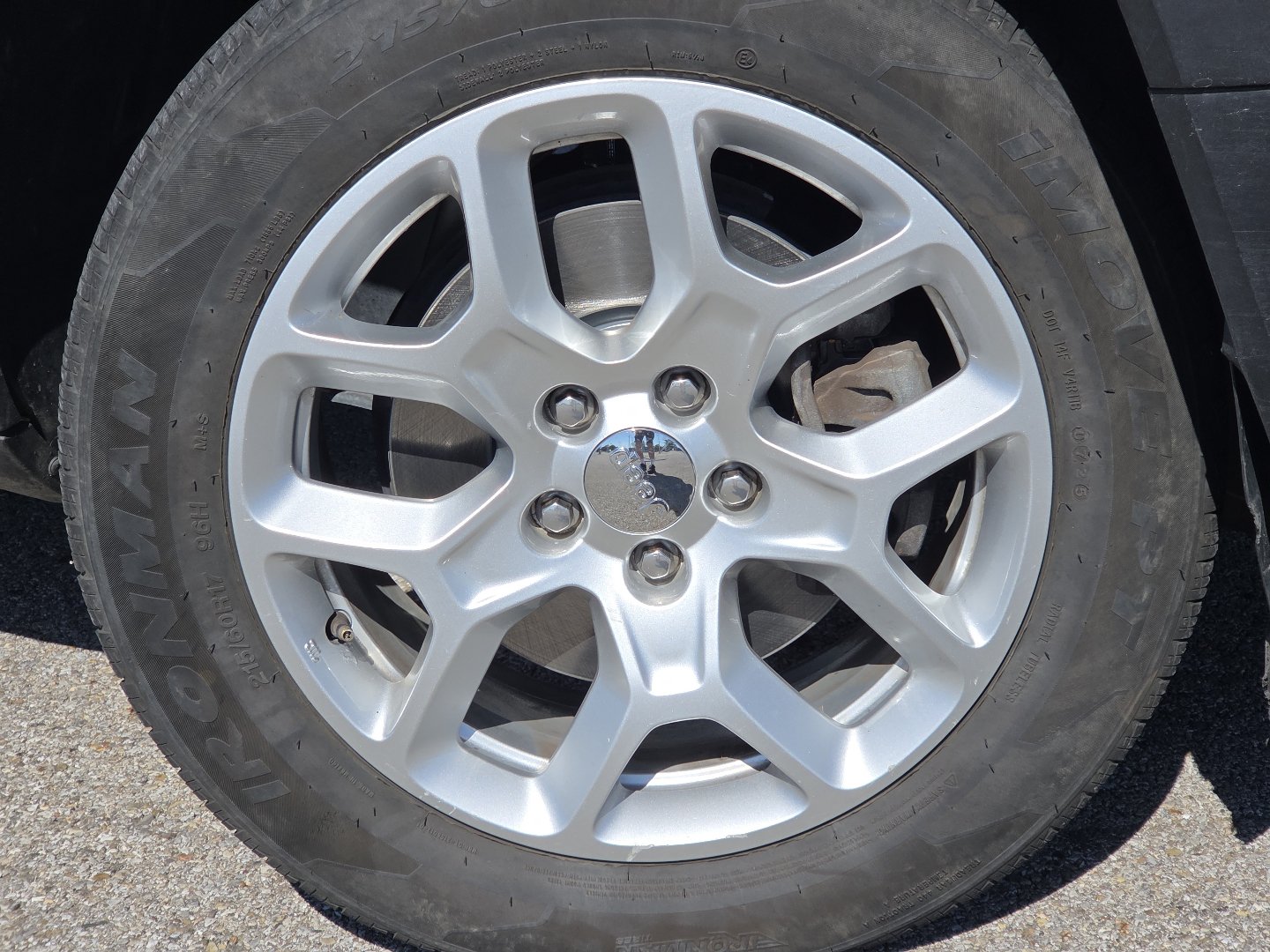 Used 2017 Jeep Renegade Latitude FWD image 9