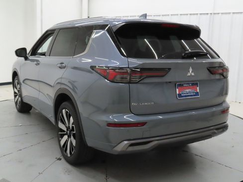 New 2026 Mitsubishi Outlander SEL image 5