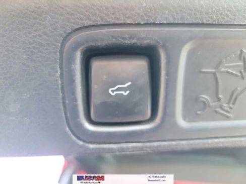 Used 2020 Ford Expedition XLT w/ Equipment Group 202A AWD/4WD image 8