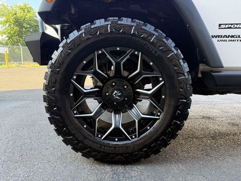 Used 2017 Jeep Wrangler Unlimited Sport w/ Quick Order Package 24S AWD/4WD image 33