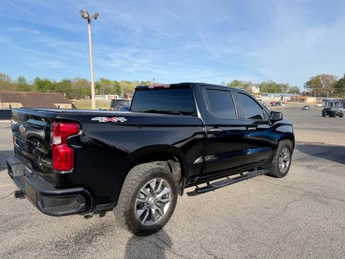 Used 2023 Chevrolet Silverado 1500 Custom image 3