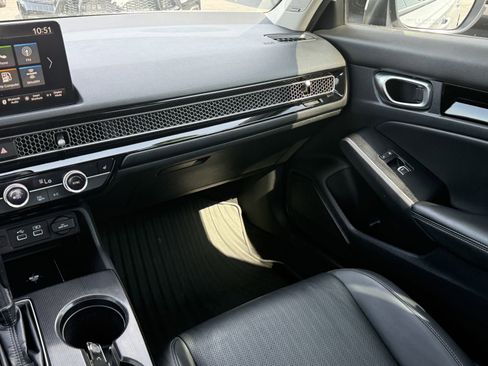 Used 2022 Honda Civic Touring image 13