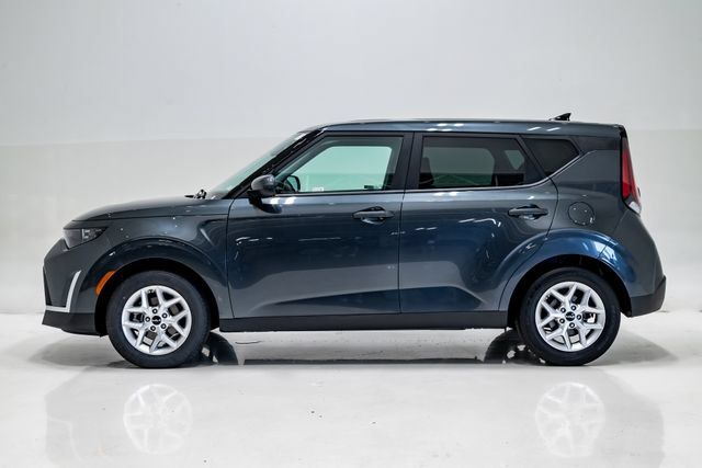 Used 2025 Kia Soul LX w/ LX Technology Package FWD image 27