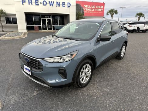 Used 2024 Ford Escape Active image 2