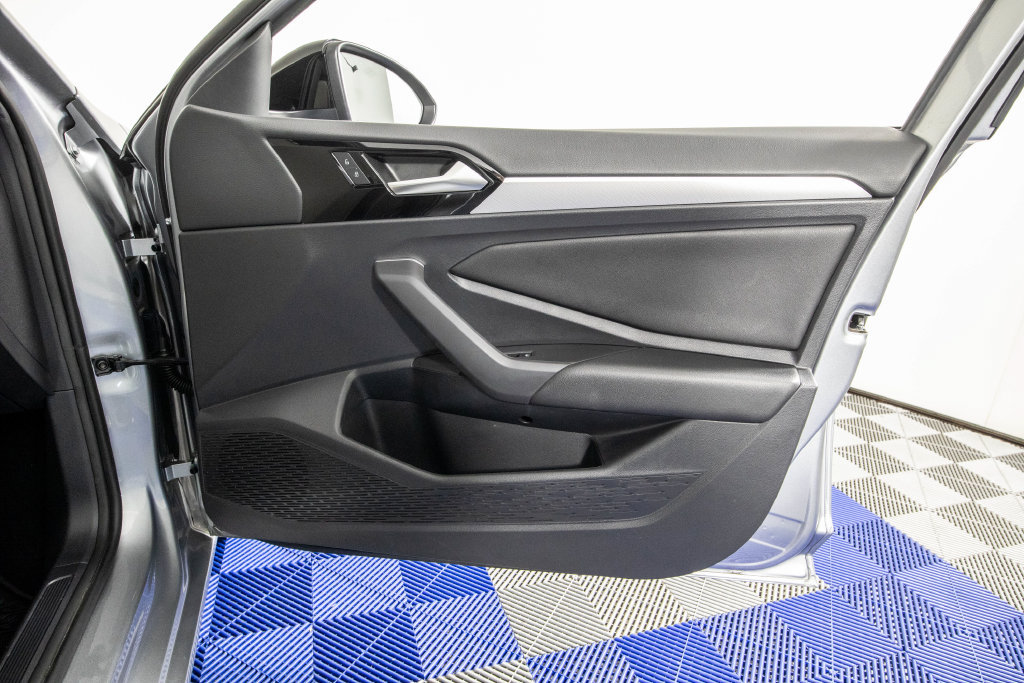 Used 2020 Volkswagen Jetta R-Line FWD image 16
