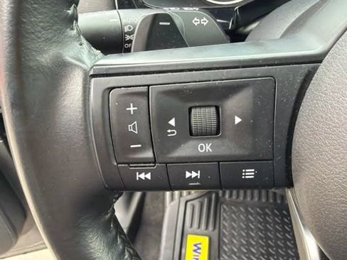 Used 2025 Nissan Pathfinder SV AWD/4WD image 12