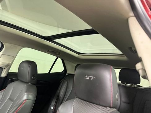 Used 2023 Buick Envision Essence w/ Sport Touring Package image 12