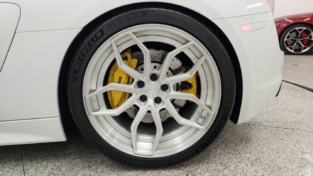 Used 2018 Audi R8 V10 RWD image 35