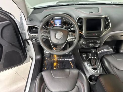 Used 2022 Jeep Cherokee Trailhawk w/ Sound & Nav Group AWD/4WD image 17