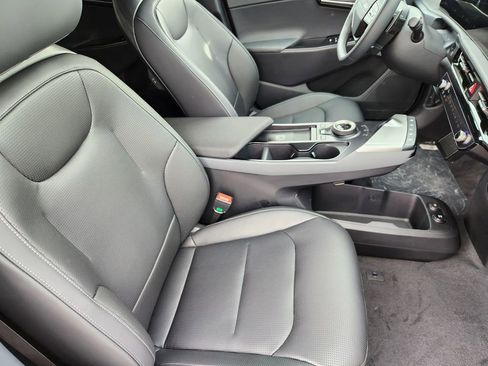 New 2025 Kia EV6 Wind image 14