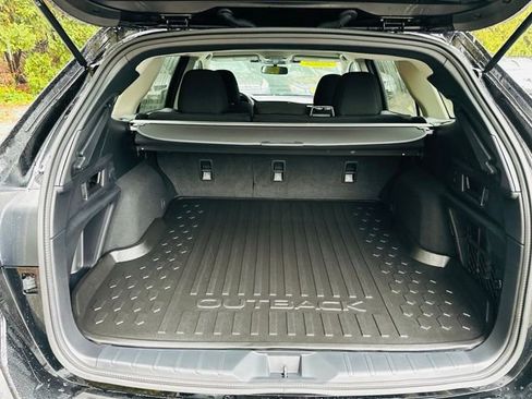Used 2025 Subaru Outback Premium image 22