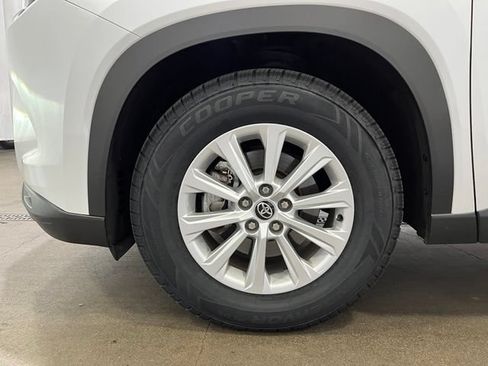 Certified 2025 Toyota Grand Highlander AWD image 25