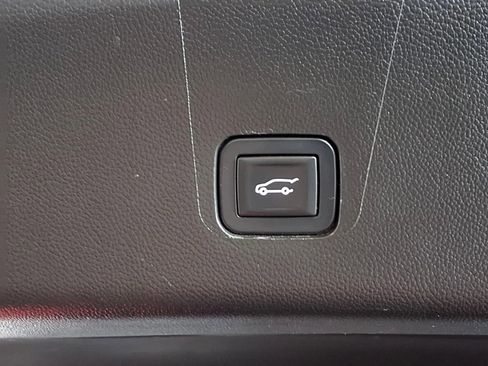 Used 2019 Chevrolet Traverse LT AWD/4WD image 7