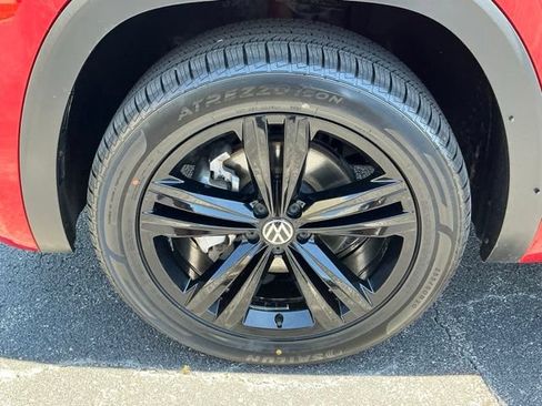 Certified 2023 Volkswagen Atlas SEL R-Line AWD/4WD image 9