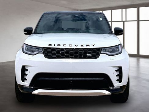 Used 2025 Land Rover Discovery Dynamic SE AWD/4WD image 3