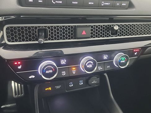 Certified 2025 Honda Civic Sport image 30