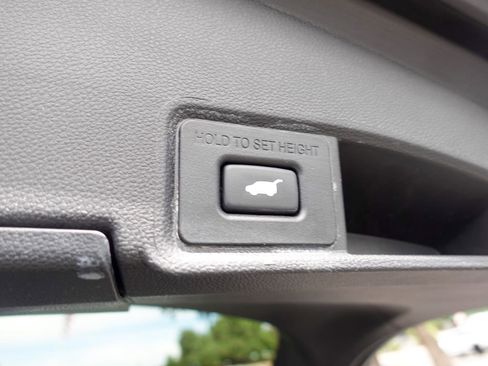 Used 2024 Acura RDX SH-AWD image 25
