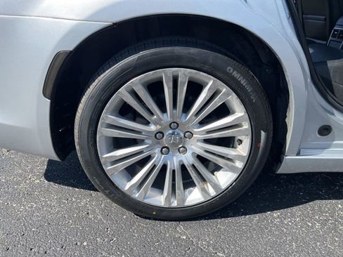 Used 2019 Chrysler 300 Touring L w/ Quick Order Package 22F RWD image 22