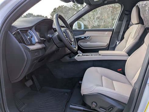 New 2026 Volvo XC90 B6 Plus w/ Protection Package Premier image 2