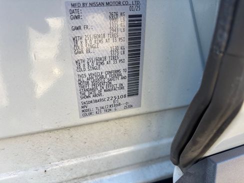 Used 2025 Nissan Pathfinder SV image 31