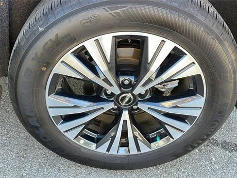 Used 2023 Nissan Rogue SV image 29