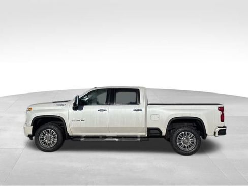 Used 2023 Chevrolet Silverado 2500 High Country w/ LPO, Hitch Package image 4