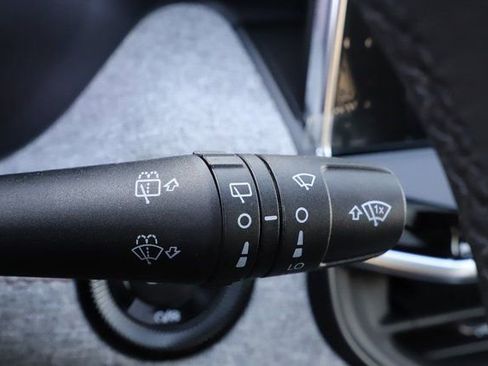 New 2024 Jeep Compass Latitude w/ Sun and Sound Group image 33