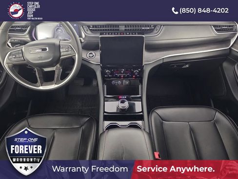 Used 2023 Jeep Grand Cherokee Limited RWD image 12