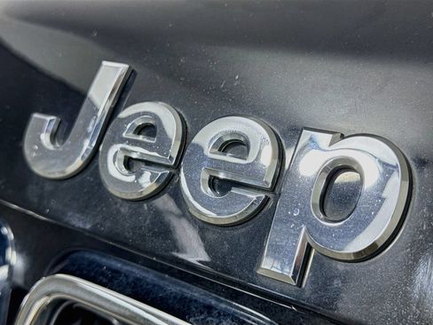 Used 2021 Jeep Grand Cherokee Limited w/ Luxury Group II AWD/4WD image 31