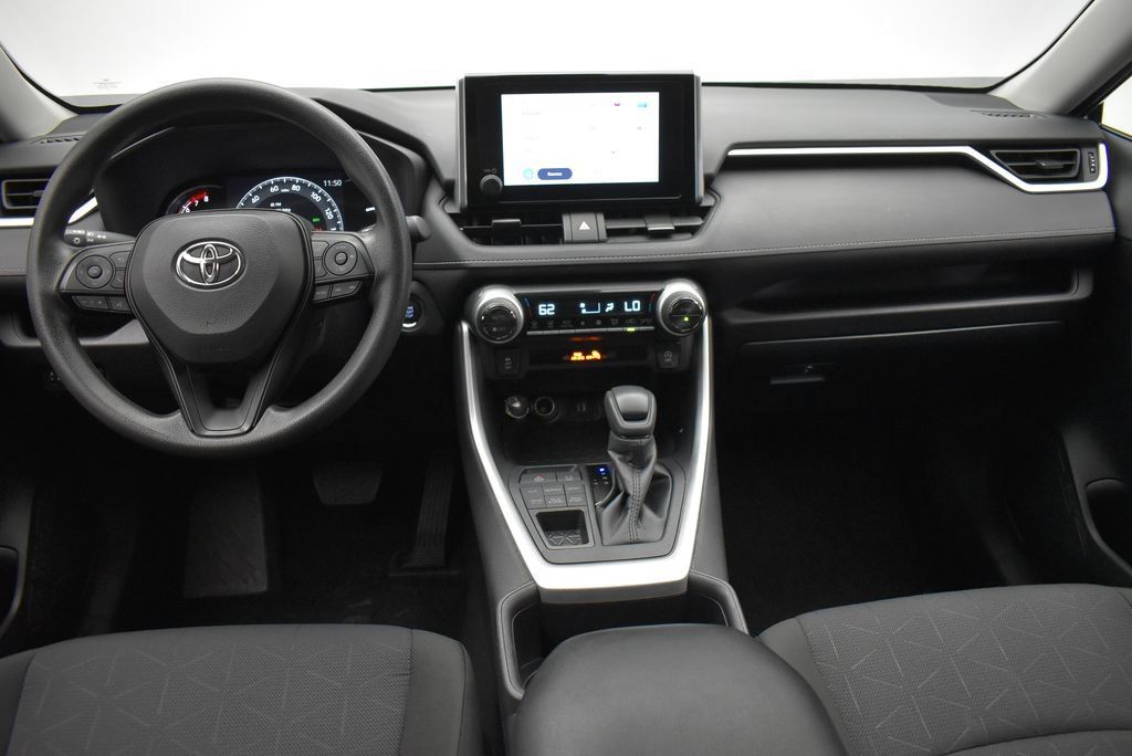 Used 2025 Toyota RAV4 XLE AWD/4WD image 26