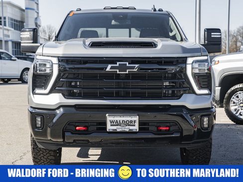 Used 2025 Chevrolet Silverado 2500 LT w/ Trail Boss Package image 2