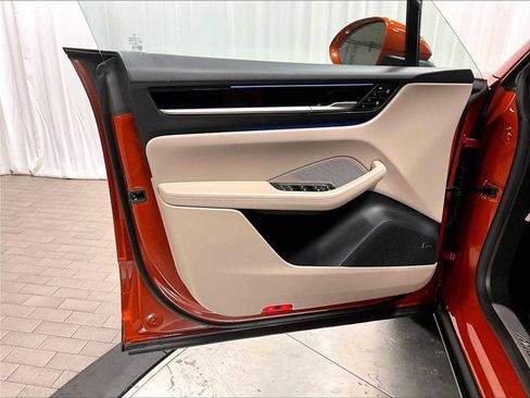 Used 2025 Porsche Macan Electric image 25