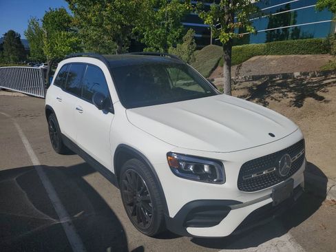 Certified 2022 Mercedes-Benz GLB 250 image 1