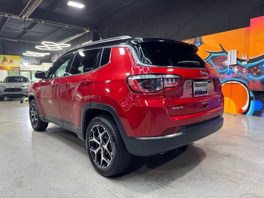 Used 2025 Jeep Compass Limited AWD/4WD image 3